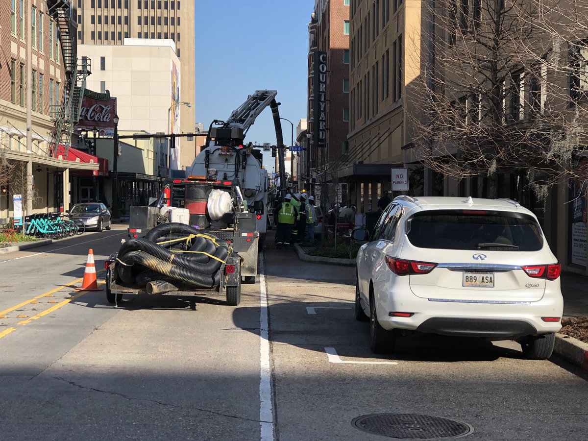 Underground transformer catches fire, causes power outage in downtown Baton Rouge 