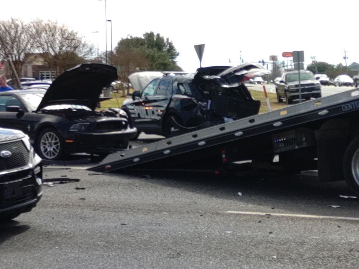 One of the busiest intersections in Shreveport was the site of a multi-vehicle accident involving an SPD officer.