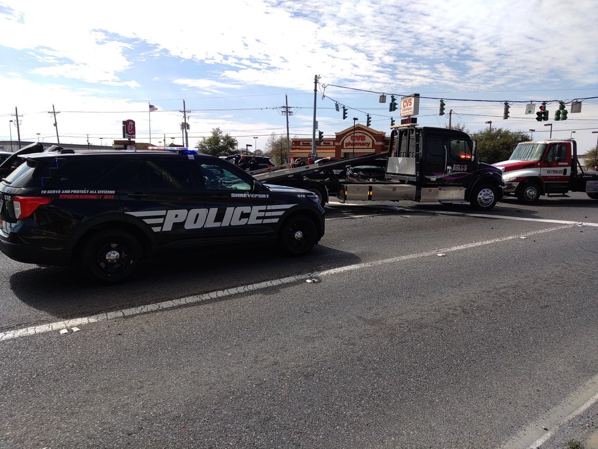 One of the busiest intersections in Shreveport was the site of a multi-vehicle accident involving an SPD officer. 