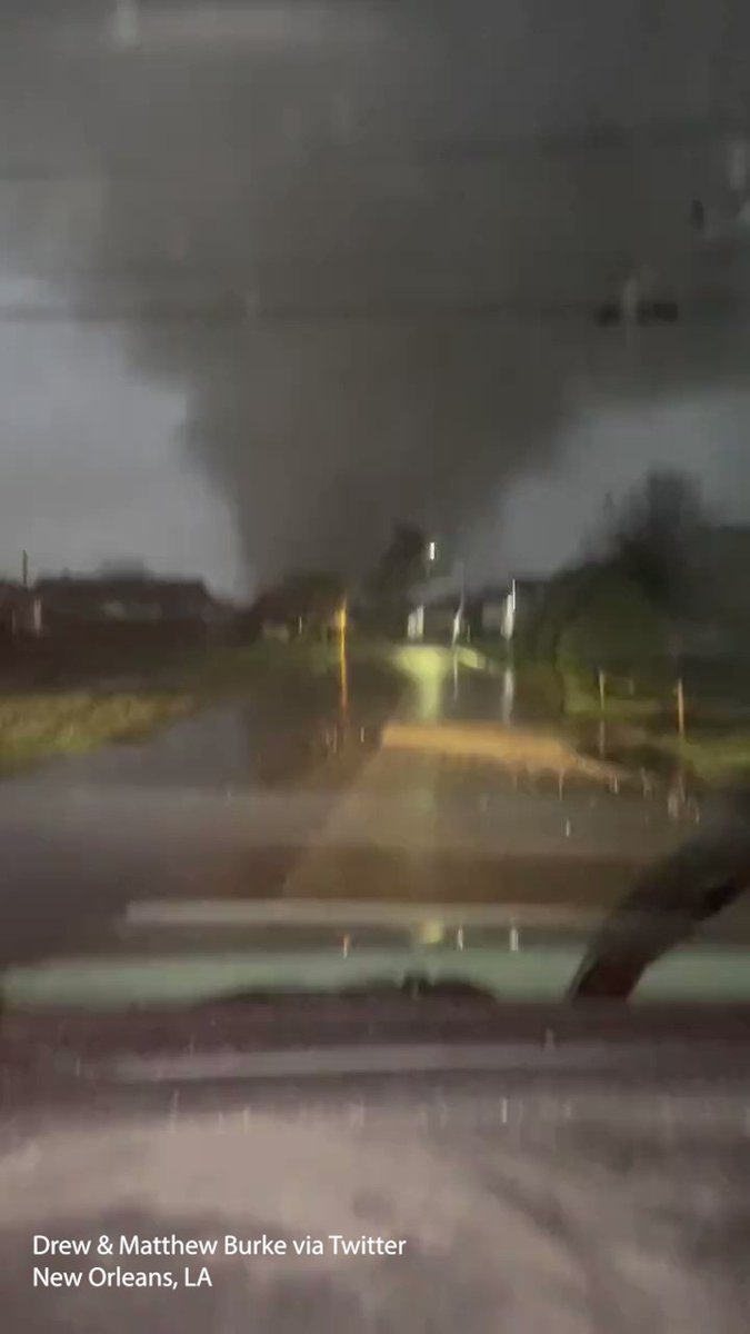 Video courtesy @cemeteryfairyyy shows a massive tornado in New Orleans tonight.