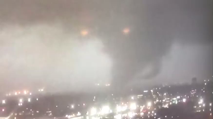 Large tornado hits New Orleans, reports of injuries