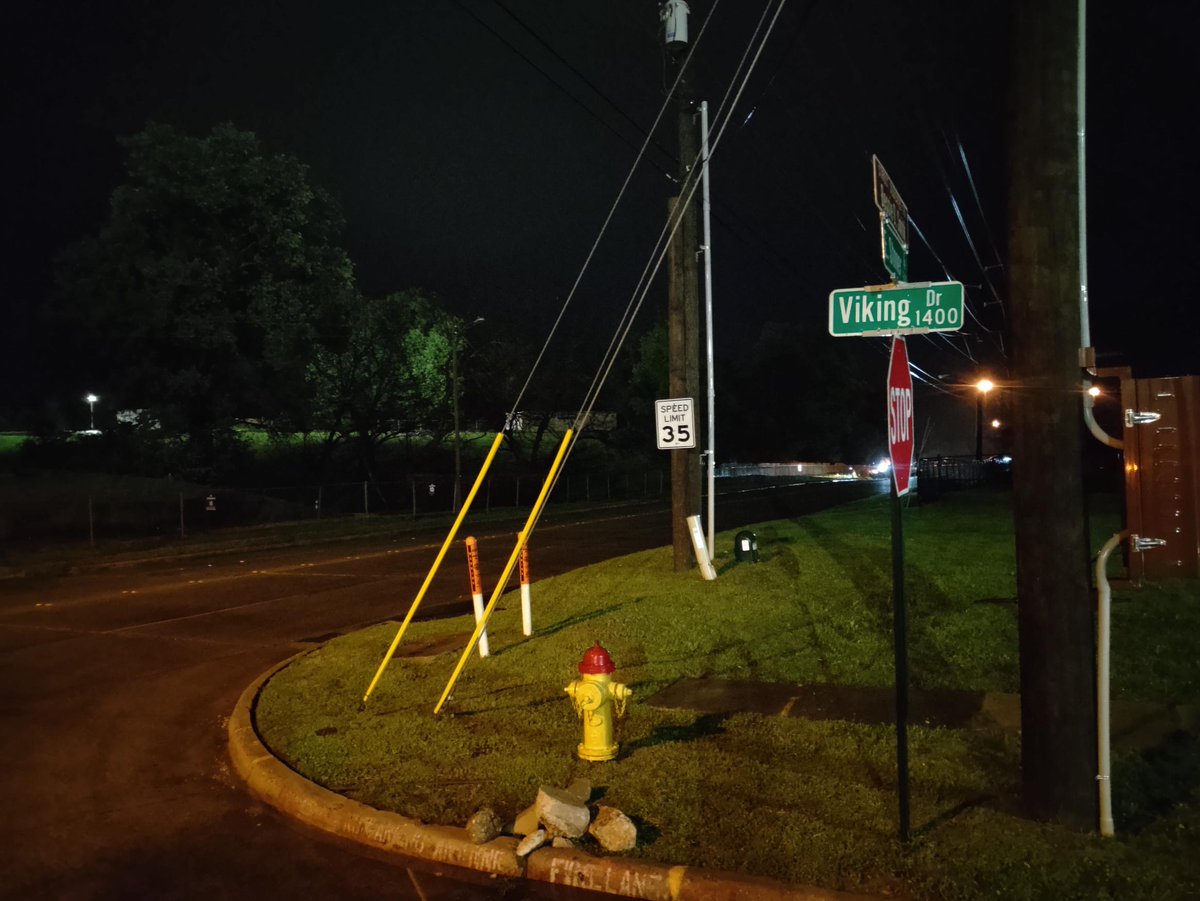 Power lines down in the westbound lanes of the 500 block of E Stoner Avenue. Crews are on scene making repairs. Traffic is being diverted into the eastbound lanes