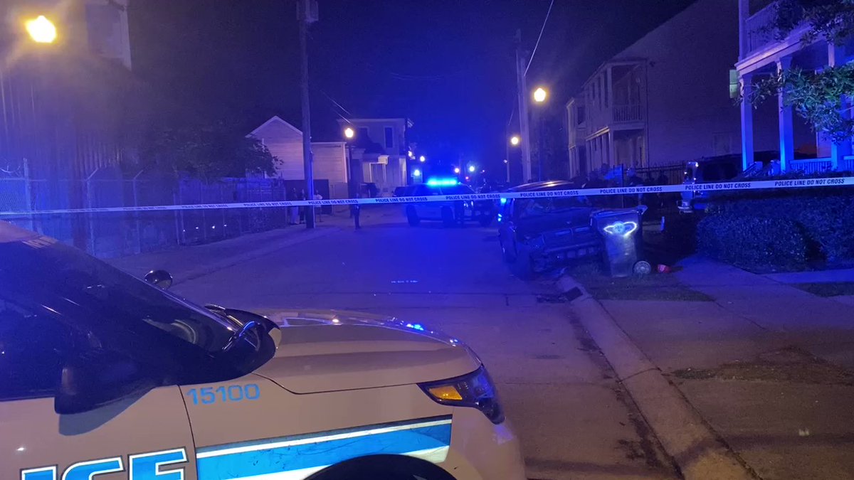 NOPD investigating a shooting right now in the 600 block of Felicity Street. Officials say a juvenile male was shot. He was taken to a hospital through private conveyance.