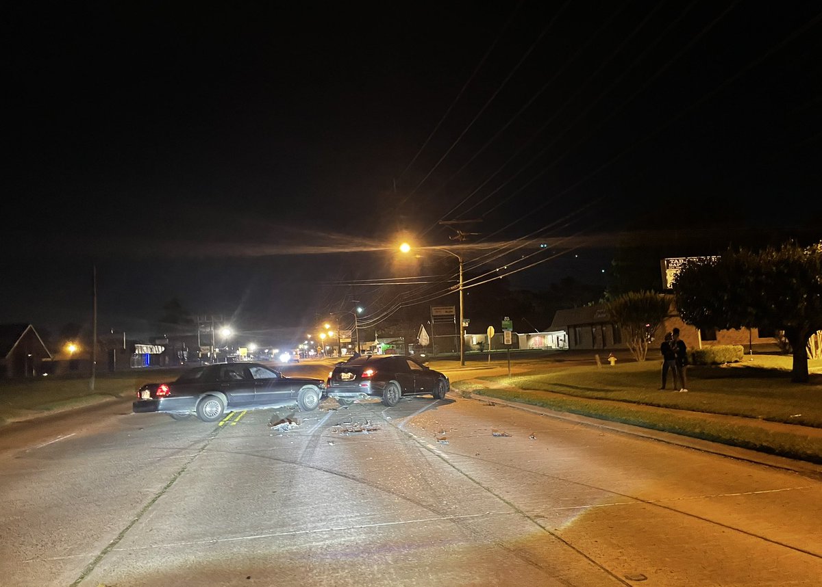 Shreveport Police and Shreveport Fire Department both have units on scene of a 3-vehicle accident. This crash occurred at 11:55 p.m. at the corner of West 70th Street and Burke Street