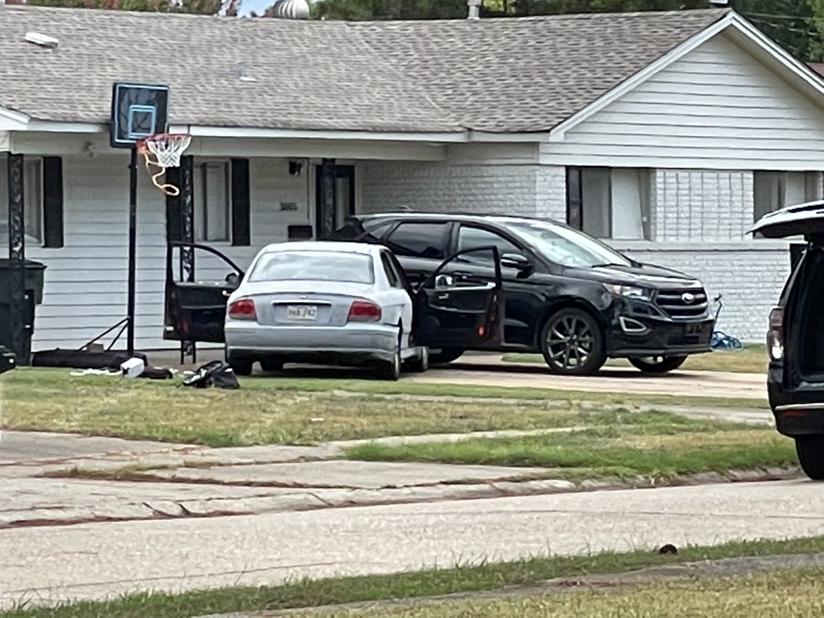 2 people were shot this afternoon in Bossier City close to RV Kerr Elementary School. 